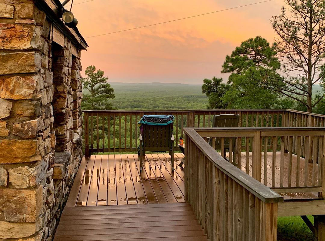 Cabin at F.D. Roosevelt State Park in Pine Mountain, Georgia. Photo by @tashweller