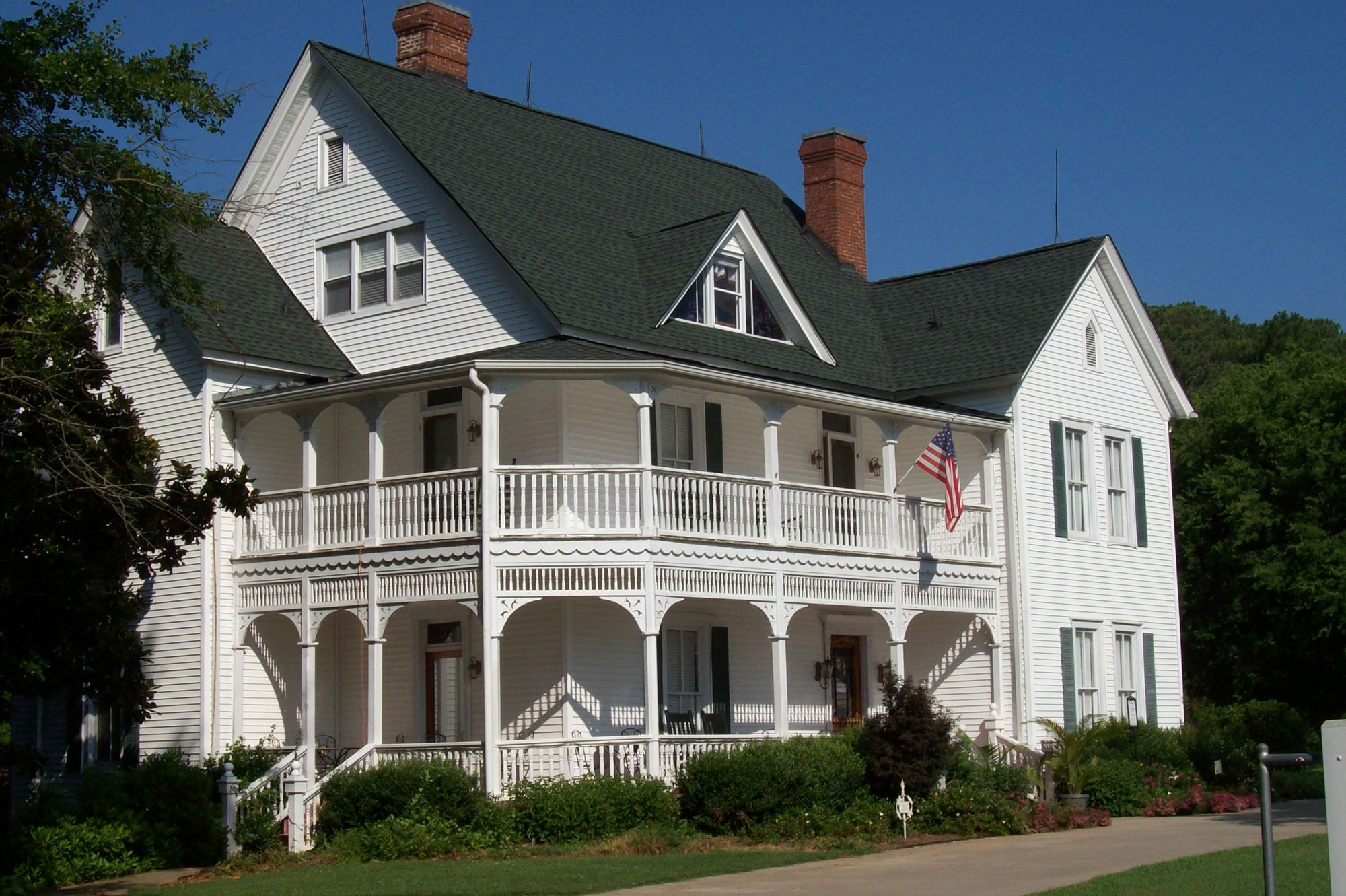 Lake Allatoona Inn B&B