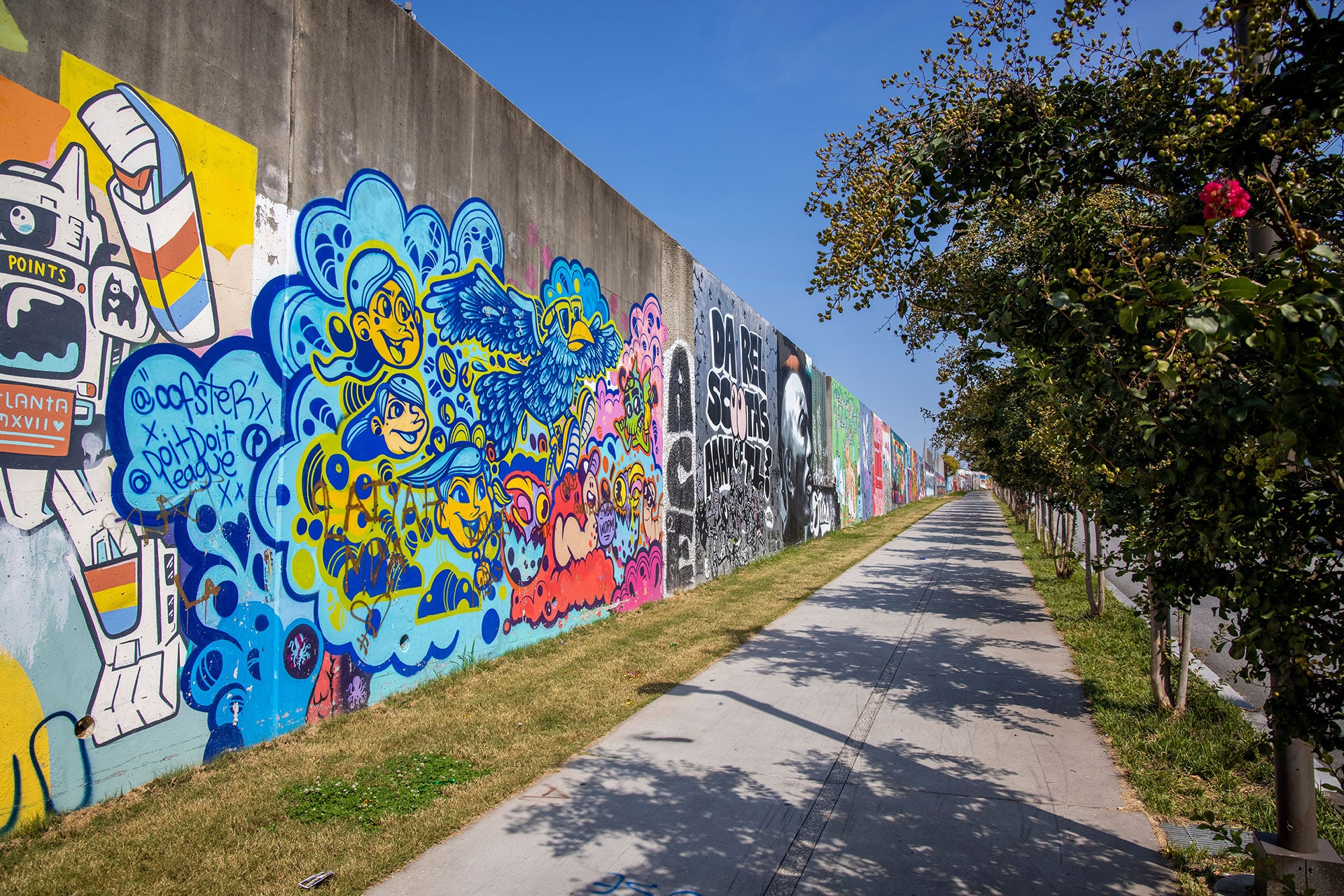 Art along the Atlanta BeltLine. Photo by @benjamingalland