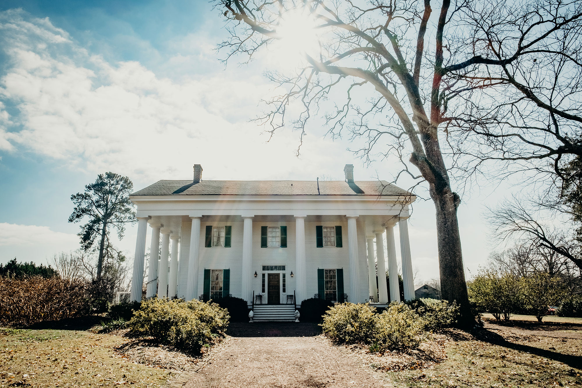 Exterior of Barrington Hall in Roswell, Georgia