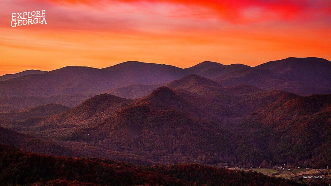 Black Rock Mountain State Park in Mountain City, Georgia. Photo by @alandtoroam