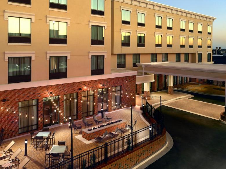 Courtyard by Marriott - LaGrange, patio