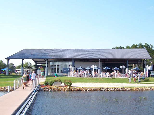 Outdoor dining at Cypress Grill in Cordele, Georgia