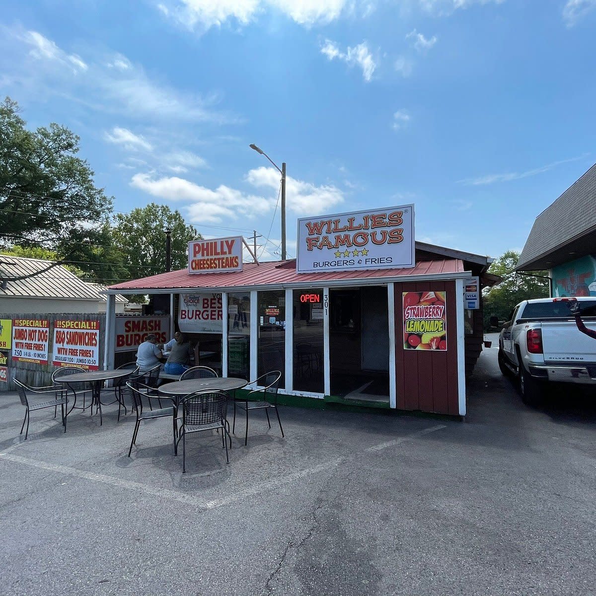 Willie's Famous Burgers & Fries | Explore Georgia