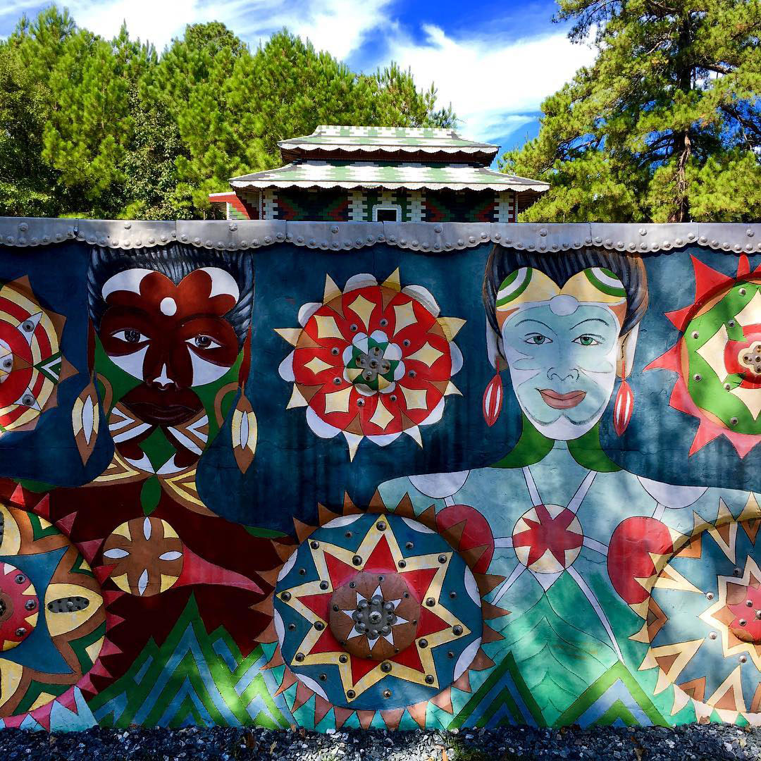 Pasaquan in Buena Vista, Georgia. Photo by @lesliegeerdesign