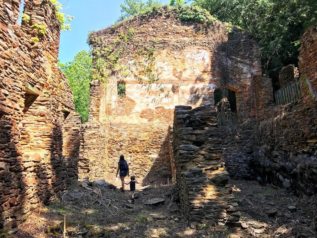 Ruins on the Sope Creek Trail. Photo by Brian Michael Walters, @bmwaltersnj