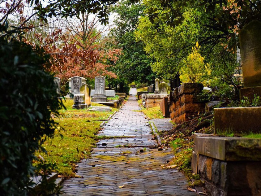 Oakland Cemetery in Atlanta. Photo by @bigjmoody