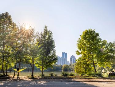 View of Atlanta skyline from Piedmont Park. Photo by @benjamingalland