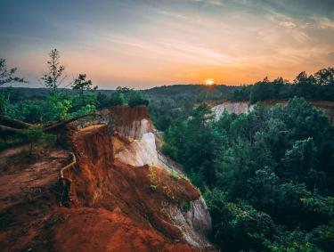 Providence Canyon State Park in Lumpkin, Georgia. Photo by @bebs.hollman