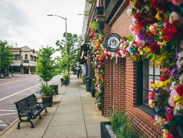 Liam's Cheese Shoppe in Thomasville decorated for the Rose Show & Festival