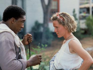 Stan Shaw as Big George with Mary Stuart Masterson (Idgie Threadgoode) in Fried Green Tomatoes