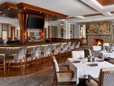 Bar at Linger Longer Steakhouse at Ritz-Carlton Reynolds in Greensboro, Georgia
