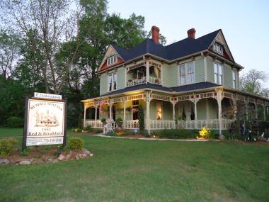 Rumble Seat Inn Bed & Breakfast in Barnesville, Georgia