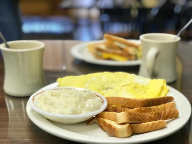 Breakfast at Greg's Restaurant in Chickamauga, Georgia
