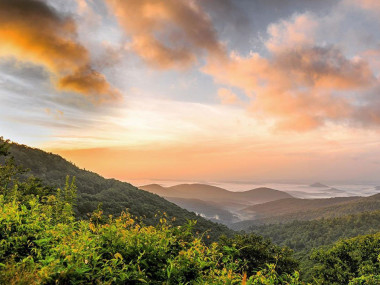 View of the mountains in North Georgia on the Richard B. Russell Parkway. Photo by @gopirman