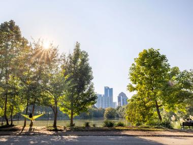 View of Atlanta skyline from Piedmont Park. Photo by @benjamingalland