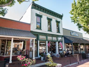 Exterior of Picnic Cafe in Dahlonega, Georgia
