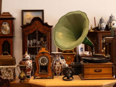 Antiques at Antique Caffe in Johns Creek, Georgia