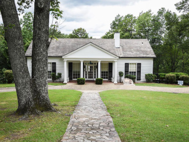 Exterior of the Little White House in Warm Springs, Georgia. Photo by @so_sarah_anne