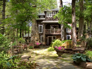 Lake Rabun Hotel & Restaurant in Lakemont, Georgia