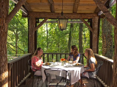 Lake Rabun Hotel & Restaurant in Lakemont, Georgia