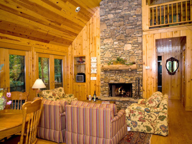 Cottage at Splendor Mountain in Tiger, Georgia