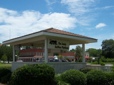 Wayne County Railfan Platform/Train Triangle in Jesup, Georgia