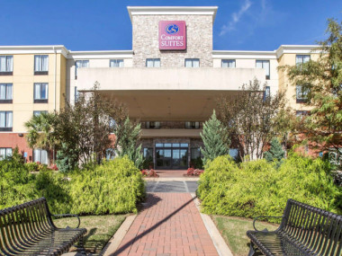 Comfort Suites Southpoint Area in McDonough, Georgia
