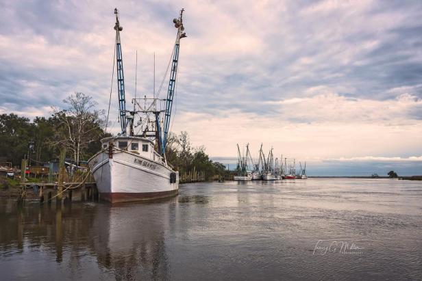 Darien shrimp boats. Photo by Tammy Miller, @tammygmiller
