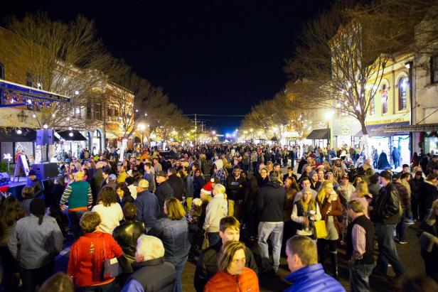 Street filled with people at Victorian Christmas in Thomasville, Georgia