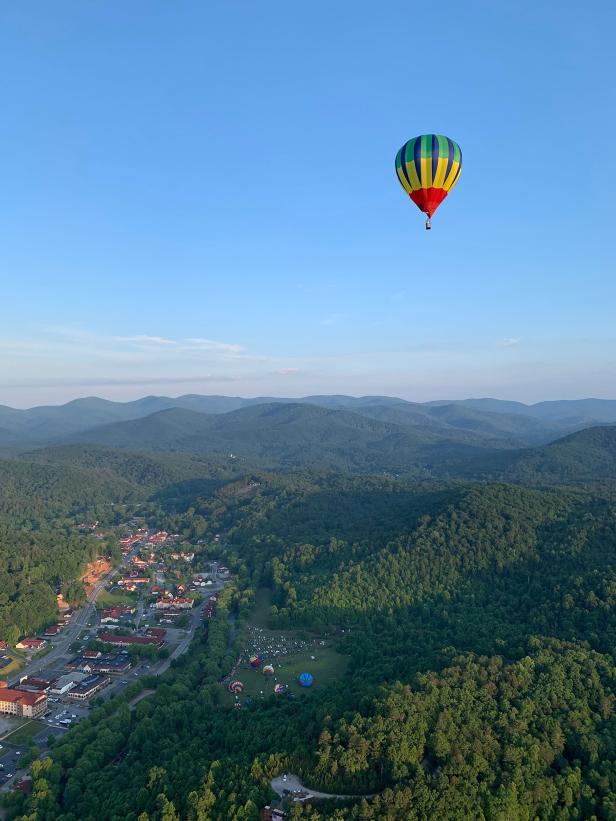 Helen to the Atlantic Hot Air Balloon Race in Helen, Georgia. Photo by @david_bristol