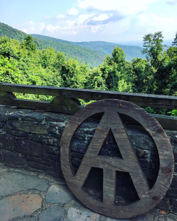 Mountain Crossings on the Appalachian Trail in Blairsville, Georgia. Photo by @charislogia