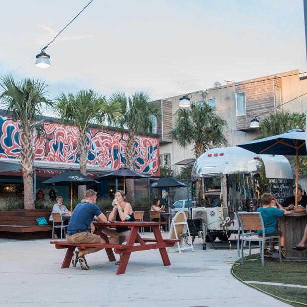 Outdoor dining in Savannah at Starland Yard