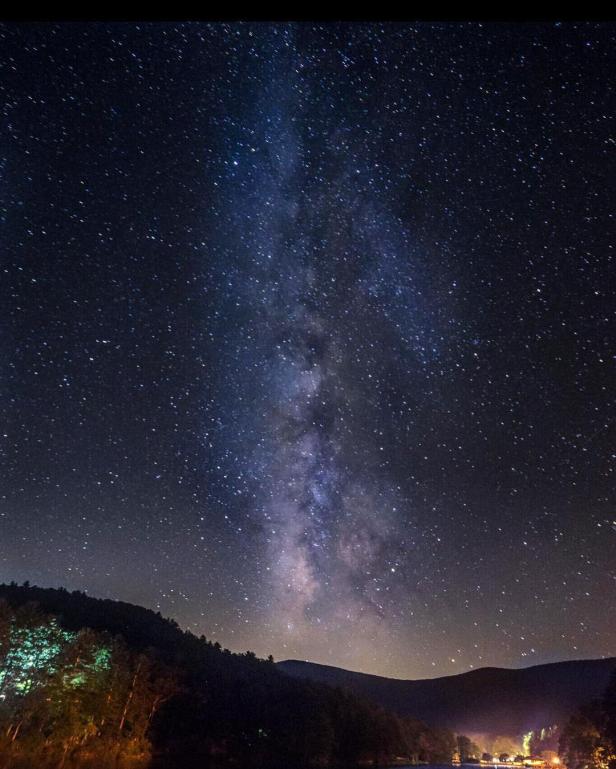 Milky Way over Vogel State Park in Blairsville, Georgia. Photo by @damiandelgado