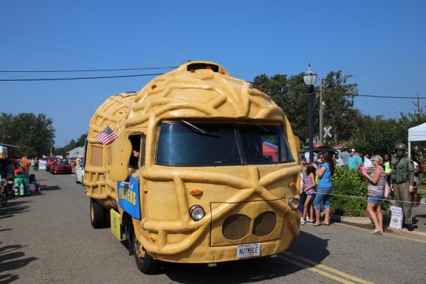 Peanut-shaped vehicle in the Plains Peanut Festival parade