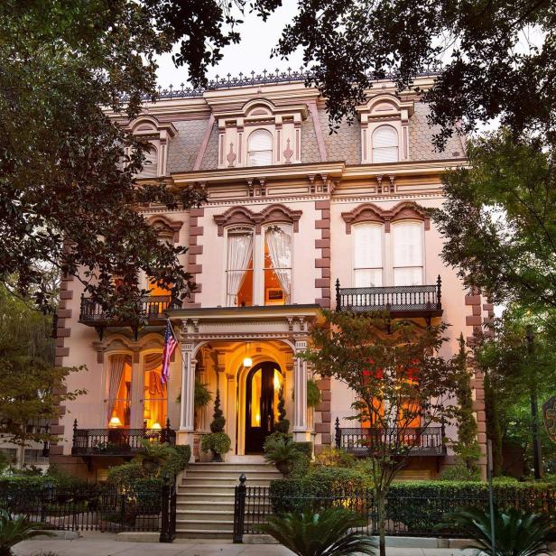 Exterior of the Hamilton-Turner Inn in Savannah, Georgia