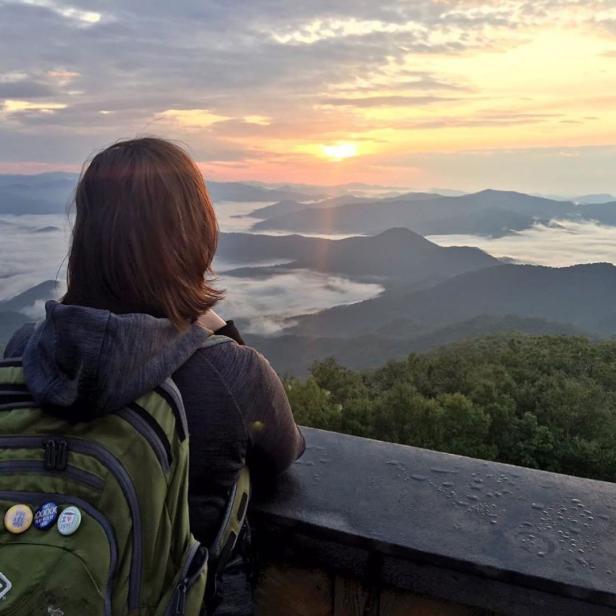Sunrise view from Brasstown Bald in Hiawassee, Georgia. Photo by @livecleanlivegreen