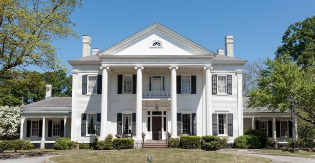 Exterior front view of the Bailey-Tebault House in Griffin, Georgia.
