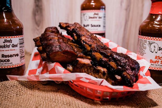 A tray of barbecue ribs
