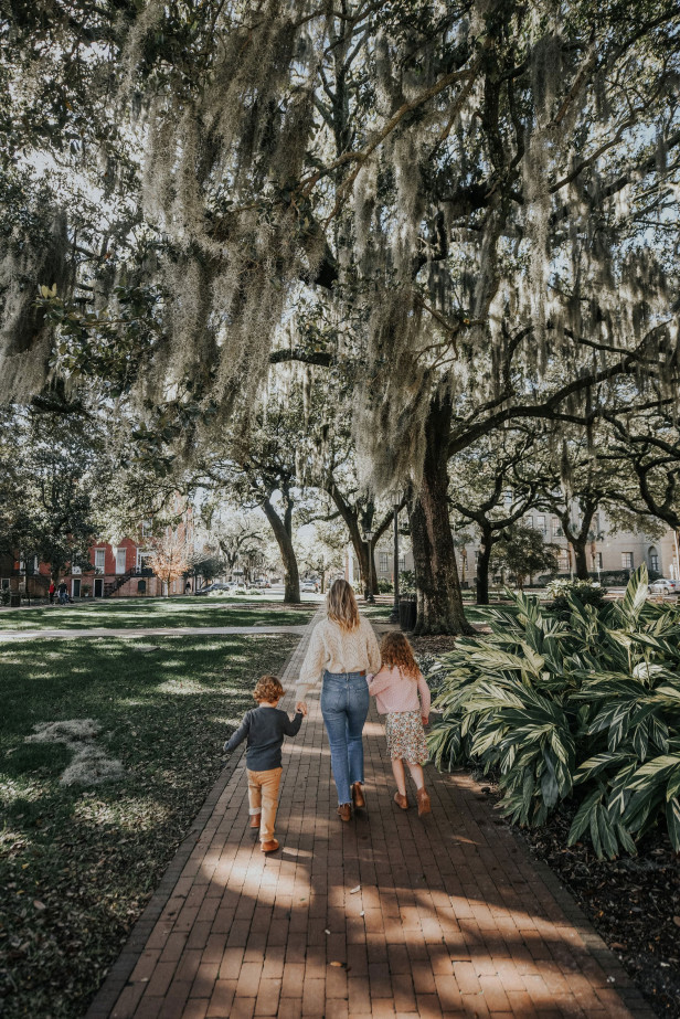 Mother and children in historic Savannah, Georgia. Photo by @gcalebjones