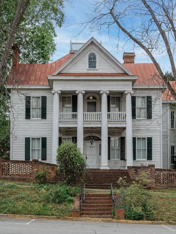 Exterior of the Cline-O'Connor-Florencourt House in Milledgeville, Georgia