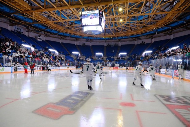 The Columbus River Dragons warming up for the game