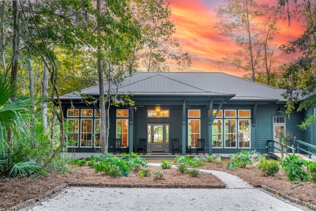 Exterior view of Emma's Driftwood Farm at sunset in Darien, Georgia