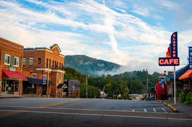 Downtown Clayton, Georgia. Photo by @jake.teki
