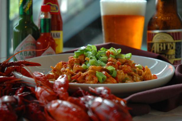 Food and drink at Huey's on the River in Savannah