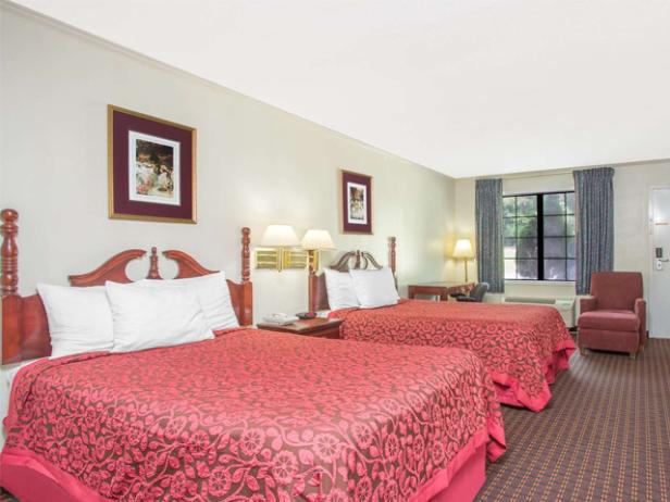 Days Inn by Wyndham in Milledgeville, Georgia