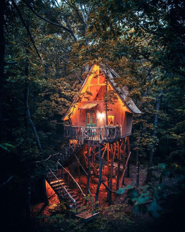Exterior of a treehouse at Stay Dahlonega in Dahlonega, Georgia. Photo by @waymanstory