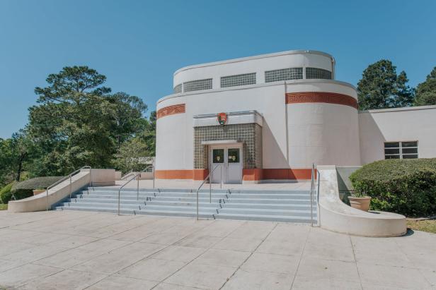 Exterior of the Ocmulgee Mounds National Historical Park Visitor Center
