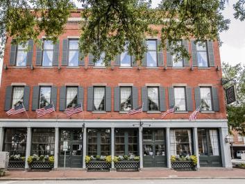 East Bay Inn Historic Savannah Hotel