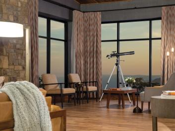 The Library, Cloudland at McLemore Resort Lookout Mountain, Curio Collection by Hilton